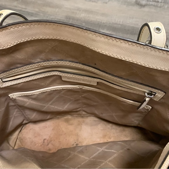 Michael Kors Voyager East West Tote Bag Optic White Die Cut Logo & Wallet - Picture 7 of 14